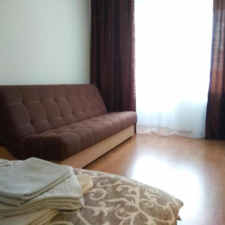 Затишна Квартира Διαμέρισμα Ρίβνε Εξωτερικό φωτογραφία