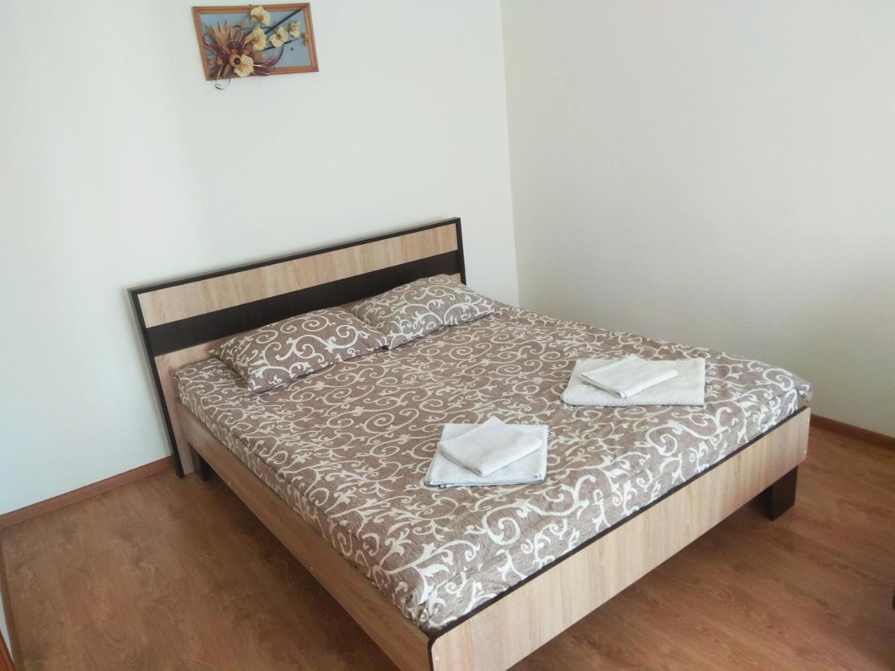 Затишна Квартира Διαμέρισμα Ρίβνε Εξωτερικό φωτογραφία